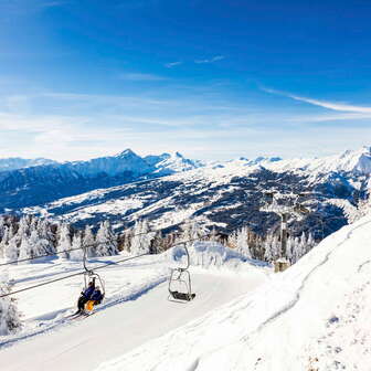 Aussichtspunkt Bergstation Sesselbahn Feldis-Mutta im Winter