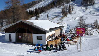 Die Bodmen Bar im Skigebiet Splügen-Tambo