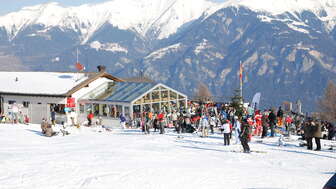 Die Skihütte Oberurmein im Winter