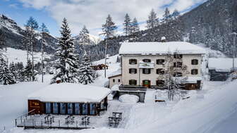 Die Hüschera Bar in Splügen