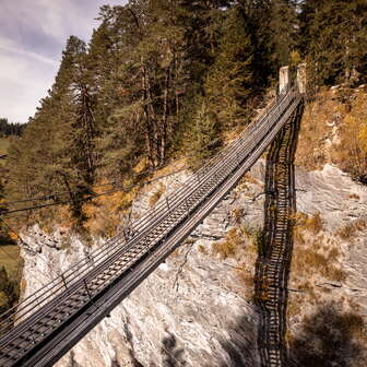 Der Traversinersteg im Herbst