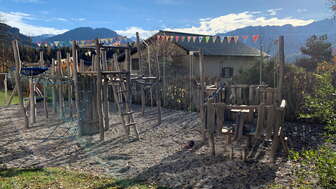 Spielplatz Paspels Schulhaus